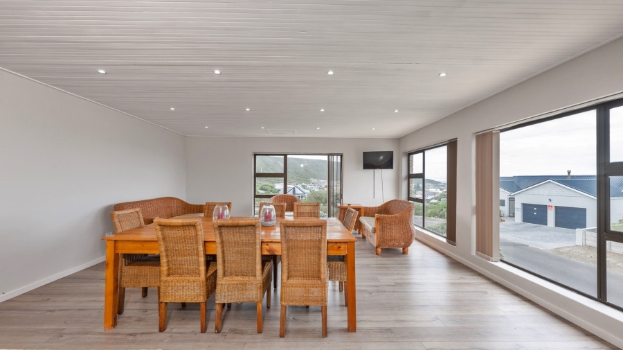 6 Bedroom Property for Sale in Agulhas Western Cape